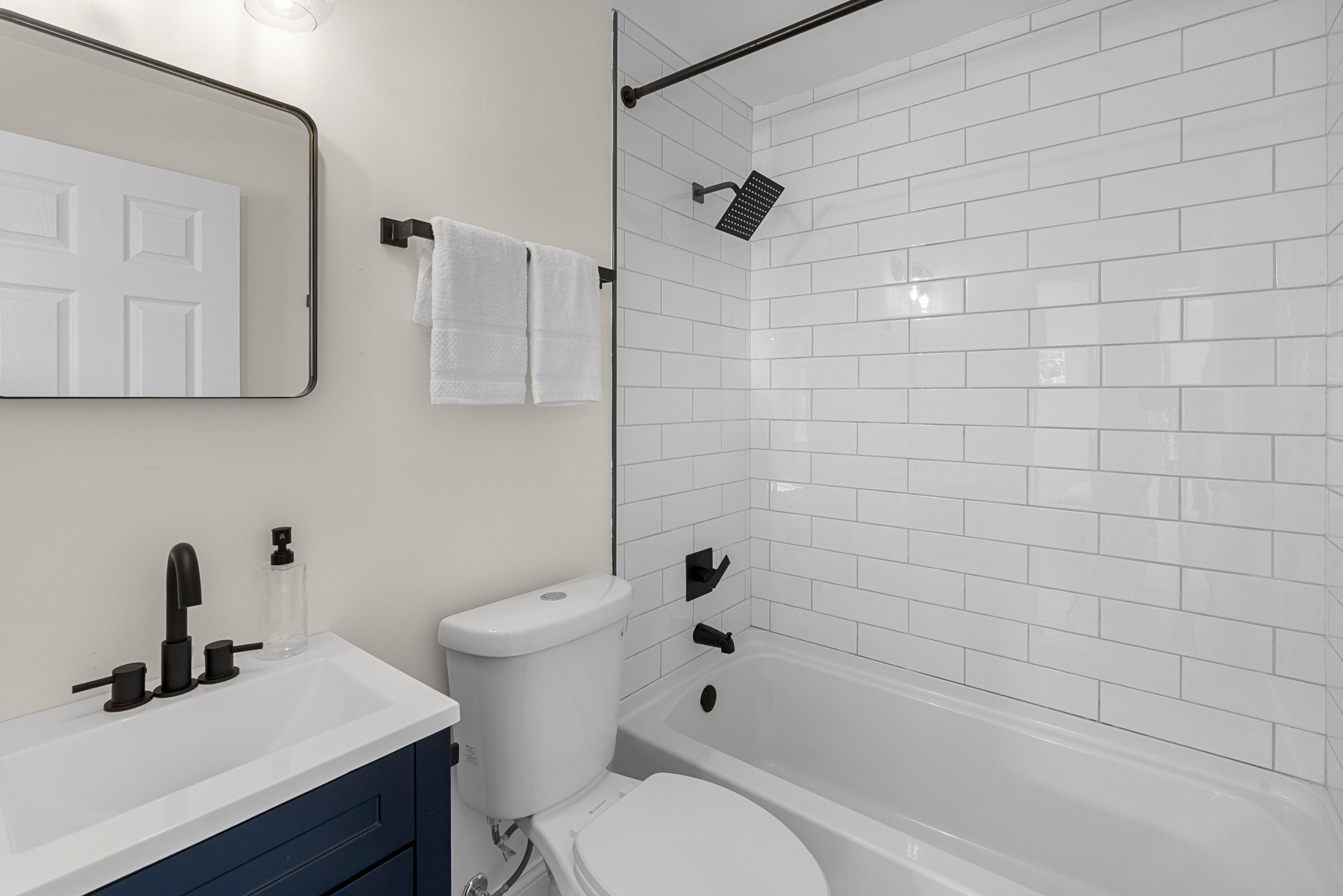 1005 Center Street Delavan, WI 53115 - Photo 8 of 14 Common Bath - Main floor