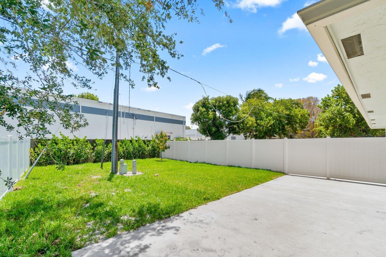 4498 Northwest 2nd Avenue Boca Raton, FL 33431 - Photo 39 of 43 a view of a backyard with a garden