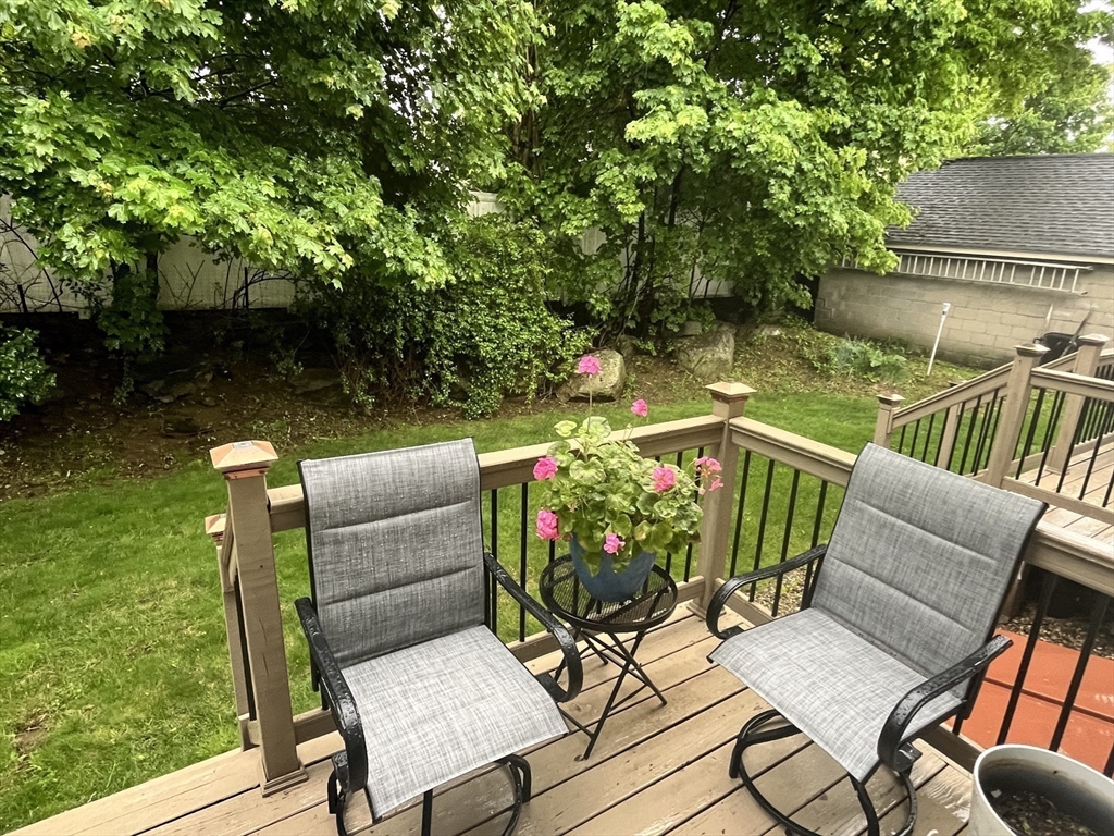 17 Arcade Street, Unit B Northbridge, MA 01588 - Photo 13 of 15