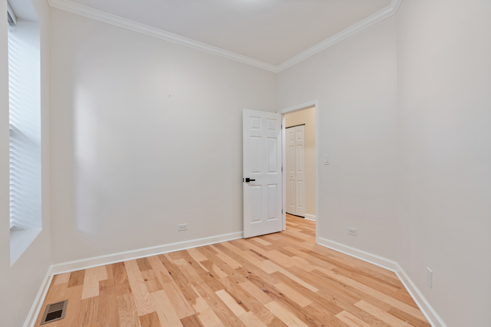 2315 West Rice Street, Unit 1N Chicago, IL 60622 - Photo 23 of 37 a view of a room