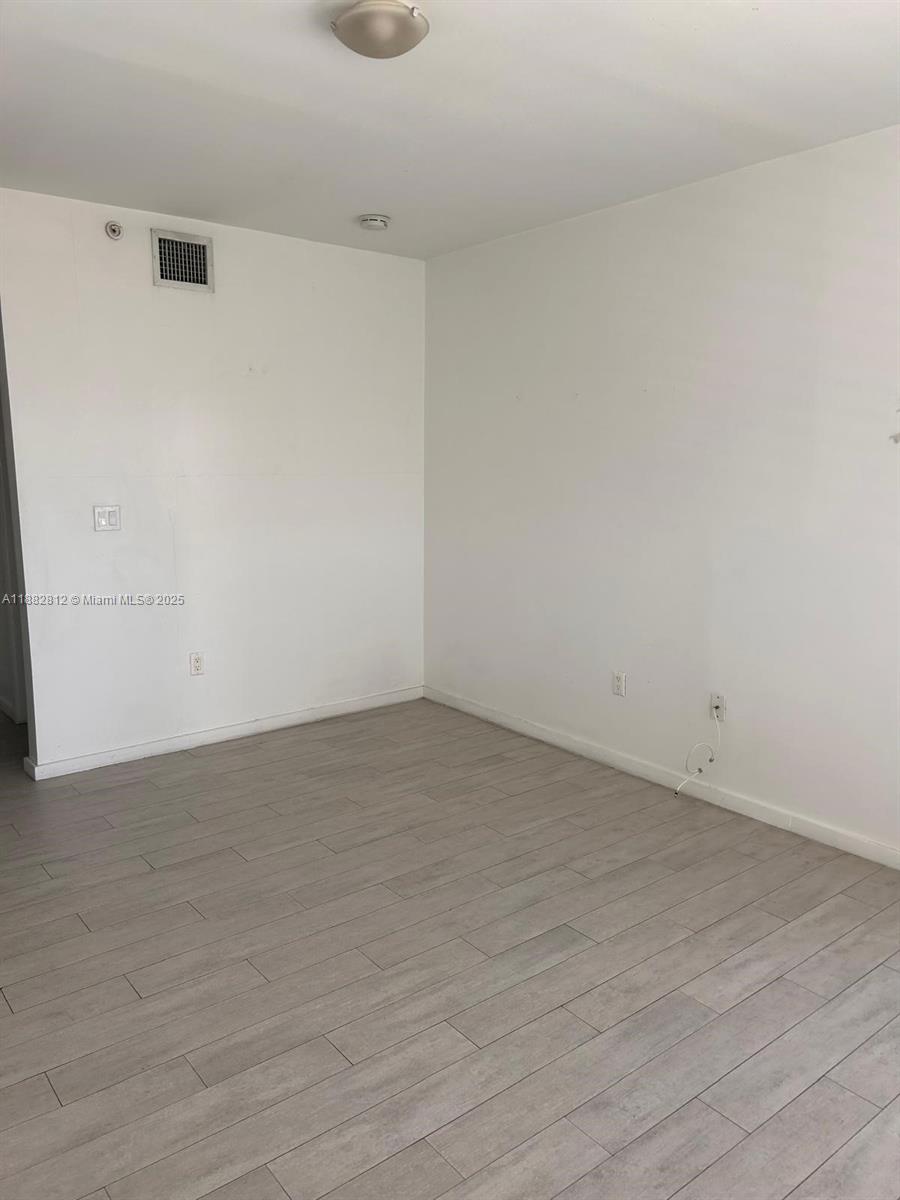 1601 Meridian Avenue, Unit 202 Miami Beach, FL 33139 - Photo 13 of 16 a view of a room