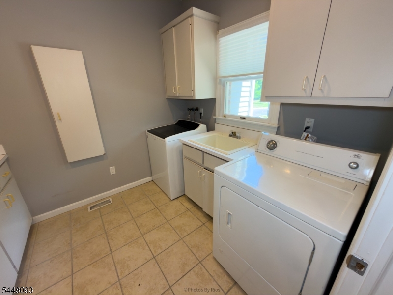 21 Round Top Road Warren, NJ 07059 - Photo 15 of 43 Gallery Image 15