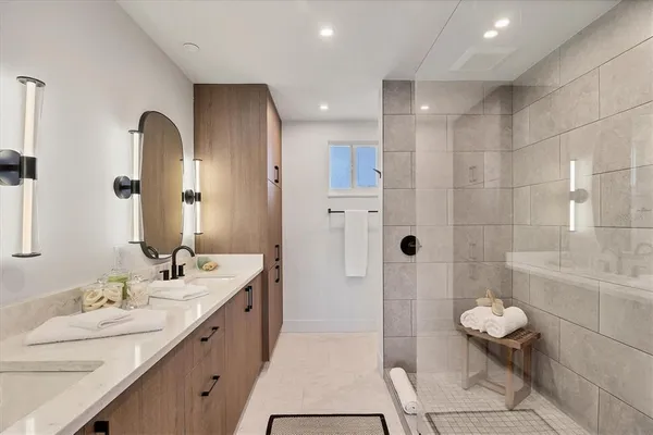 $1,329,000 | 226 Golden Gate Point, Unit 12, Sarasota, FL 34236