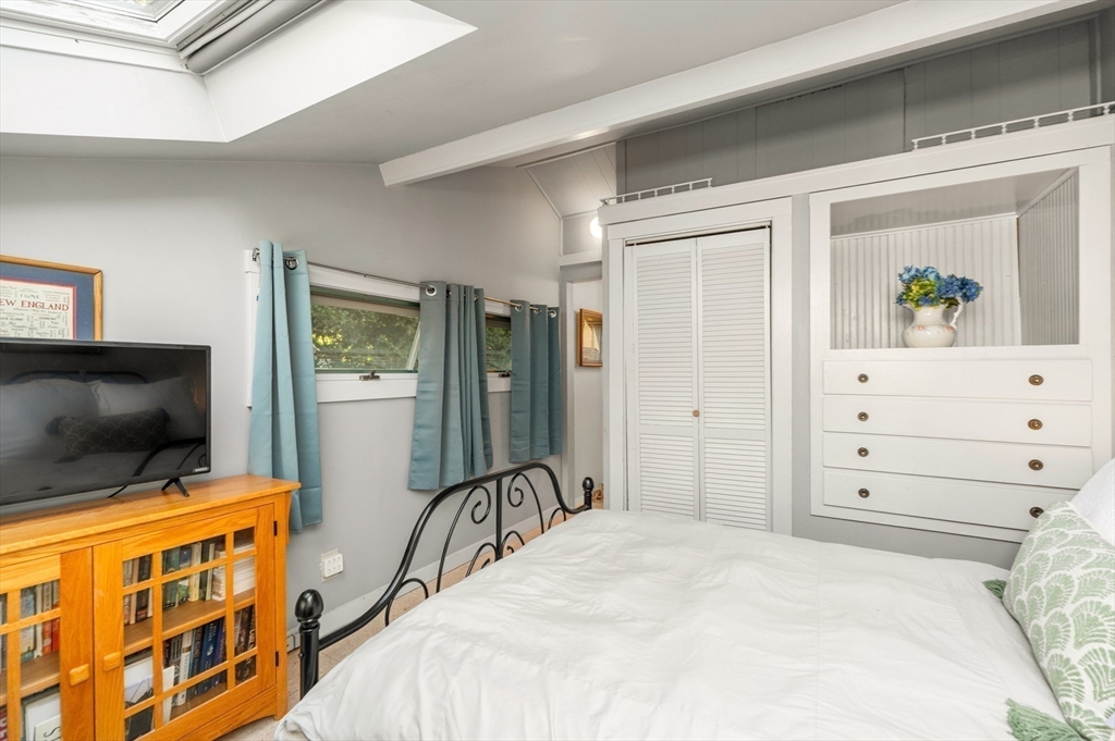 7 Lighthouse Way Gloucester, MA 01930 - Photo 13 of 35