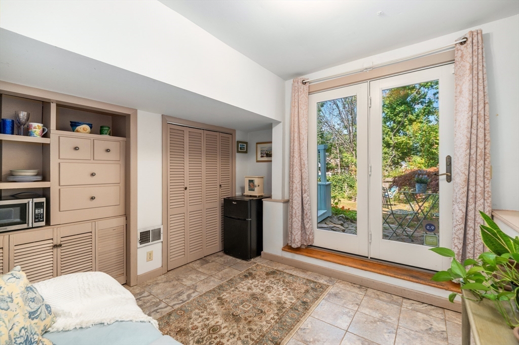 7 Lighthouse Way Gloucester, MA 01930 - Photo 15 of 35