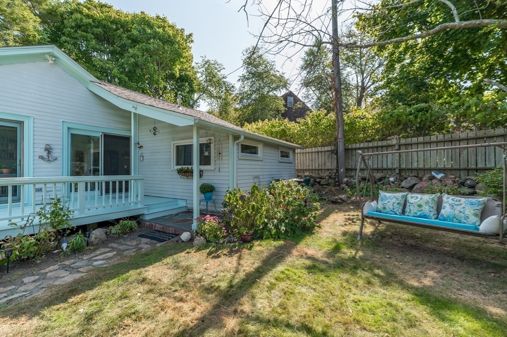 7 Lighthouse Way Gloucester, MA 01930 - Photo 20 of 35