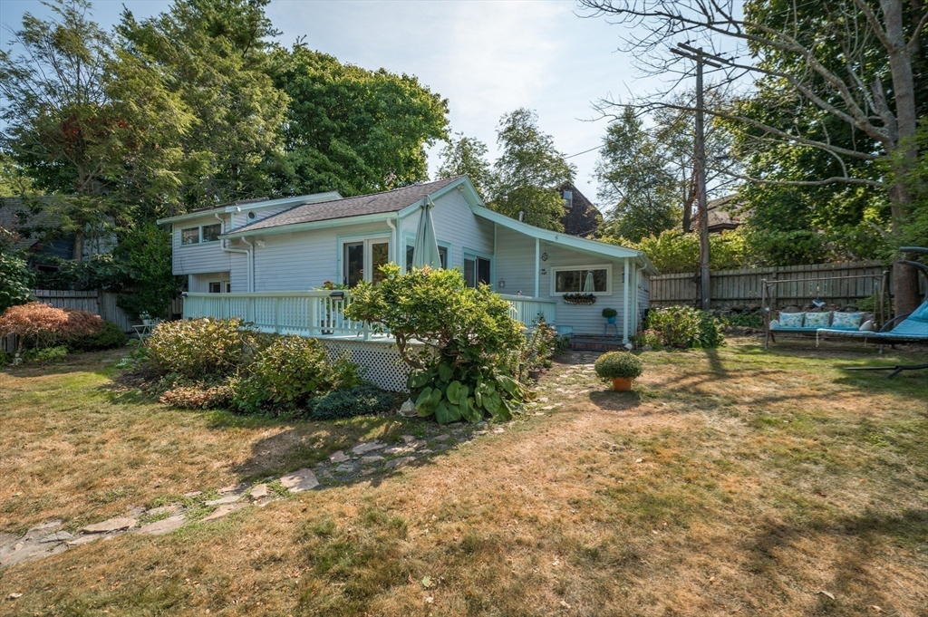 7 Lighthouse Way Gloucester, MA 01930 - Photo 2 of 35