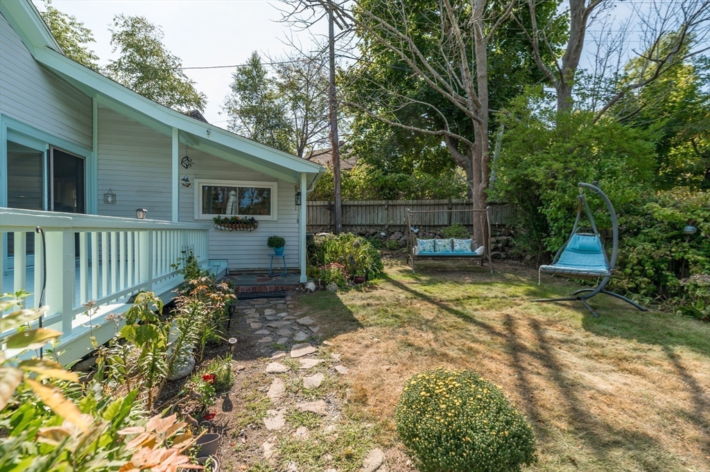 7 Lighthouse Way Gloucester, MA 01930 - Photo 21 of 35