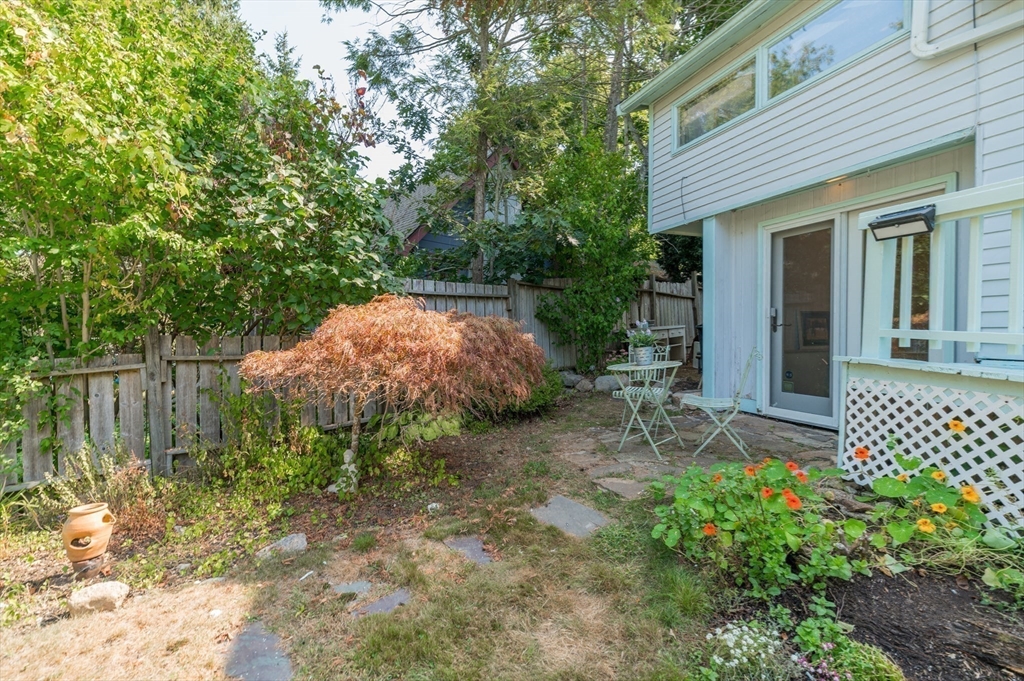 7 Lighthouse Way Gloucester, MA 01930 - Photo 25 of 35