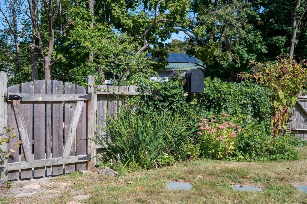 7 Lighthouse Way Gloucester, MA 01930 - Photo 26 of 35