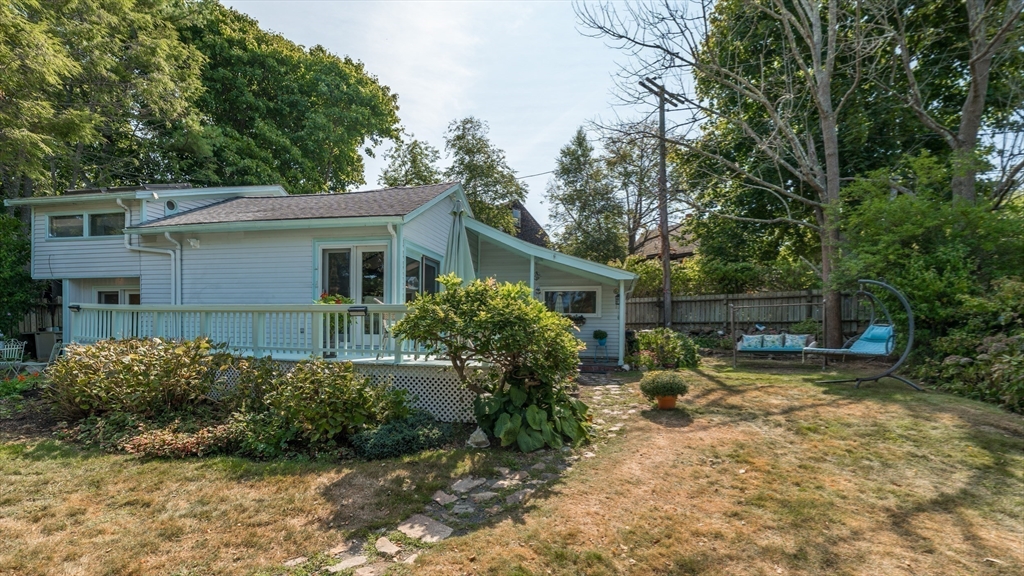 7 Lighthouse Way Gloucester, MA 01930 - Photo 3 of 35