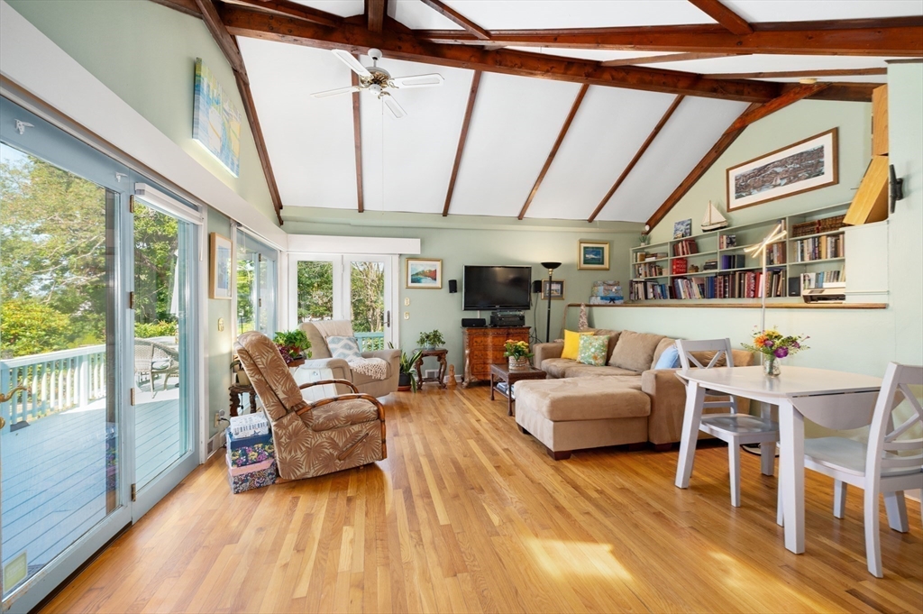 7 Lighthouse Way Gloucester, MA 01930 - Photo 4 of 35