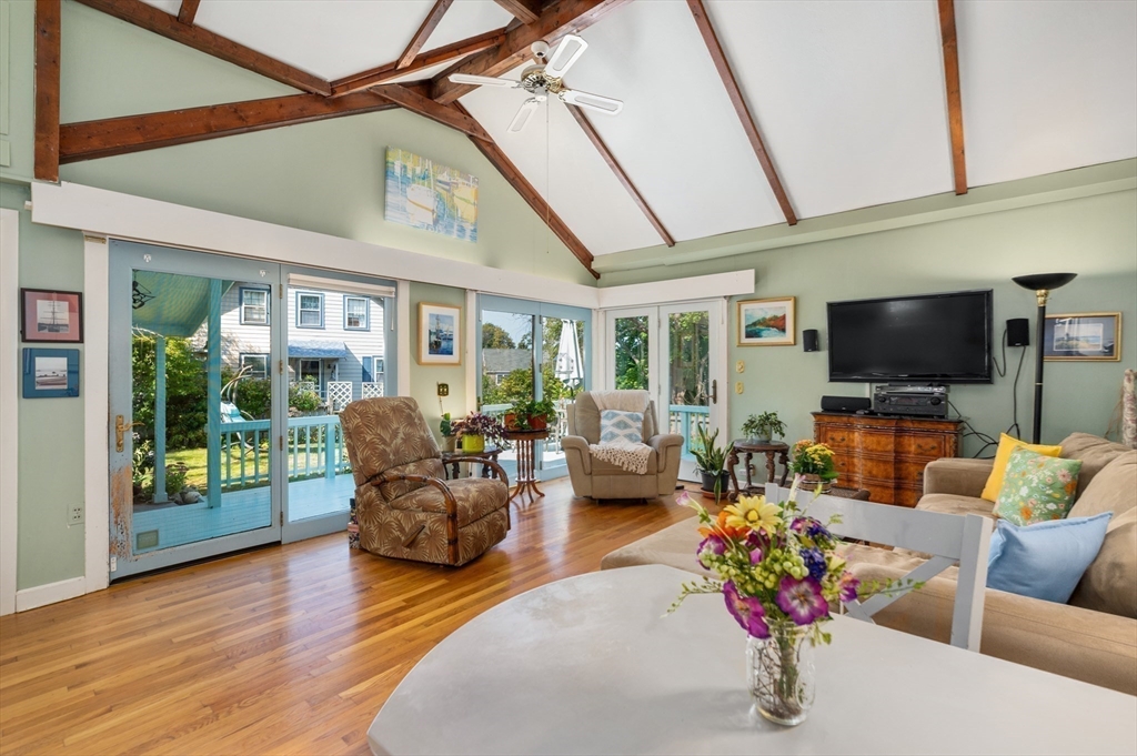 7 Lighthouse Way Gloucester, MA 01930 - Photo 5 of 35