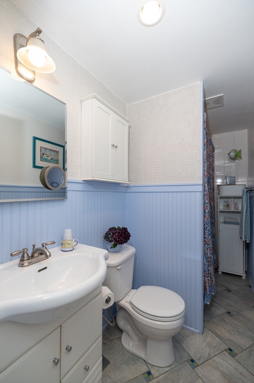 7 Lighthouse Way Gloucester, MA 01930 - Photo 9 of 35