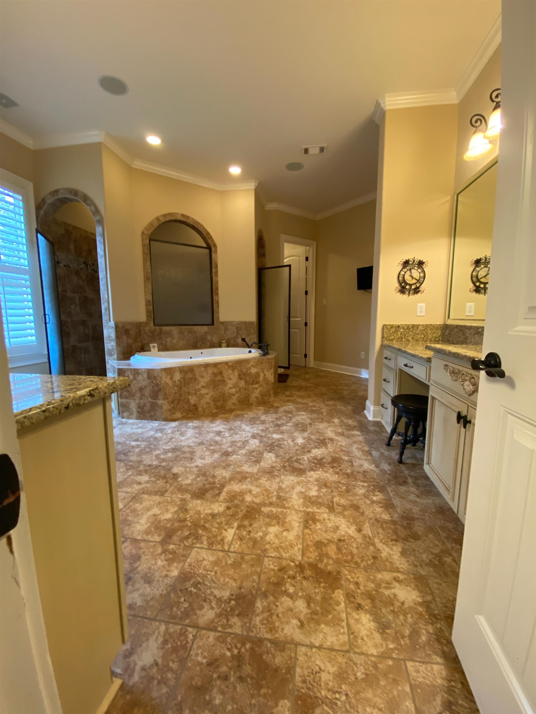 930 Snowden Farm Road Collierville, TN 38017 - Photo 24 of 38 a bathroom with a sink and a mirror