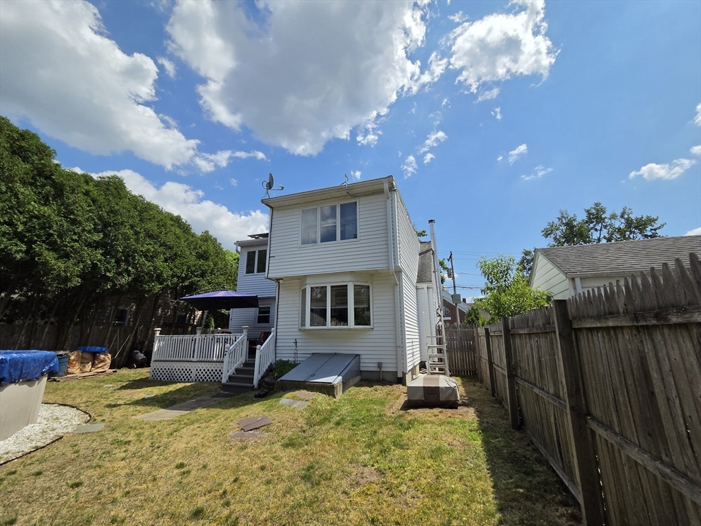 216 Plumtree Road Springfield, MA 01118 - Photo 4 of 22