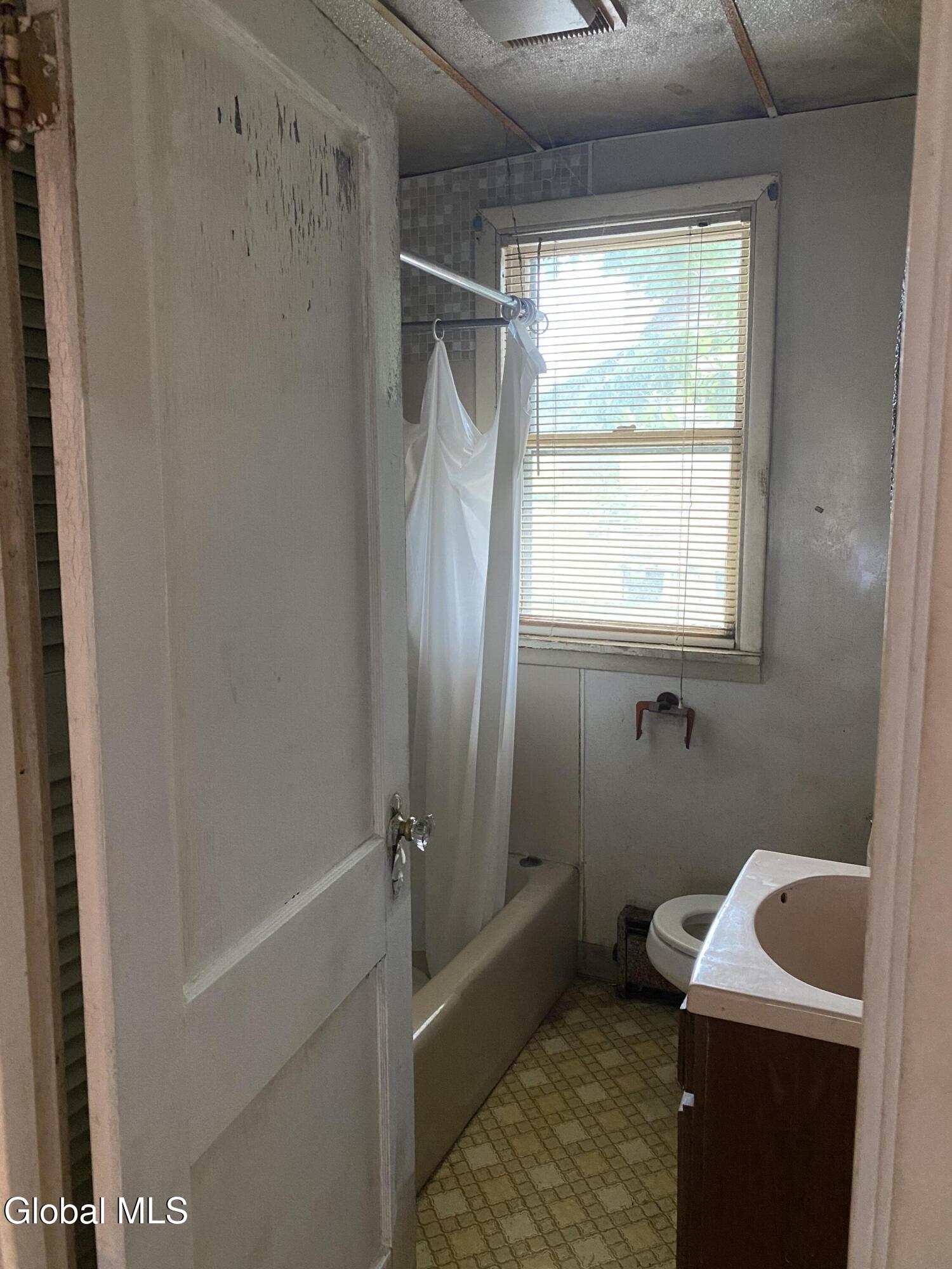 2103 Plum Street Niskayuna, NY 12309 - Photo 20 of 37 IMG_4340