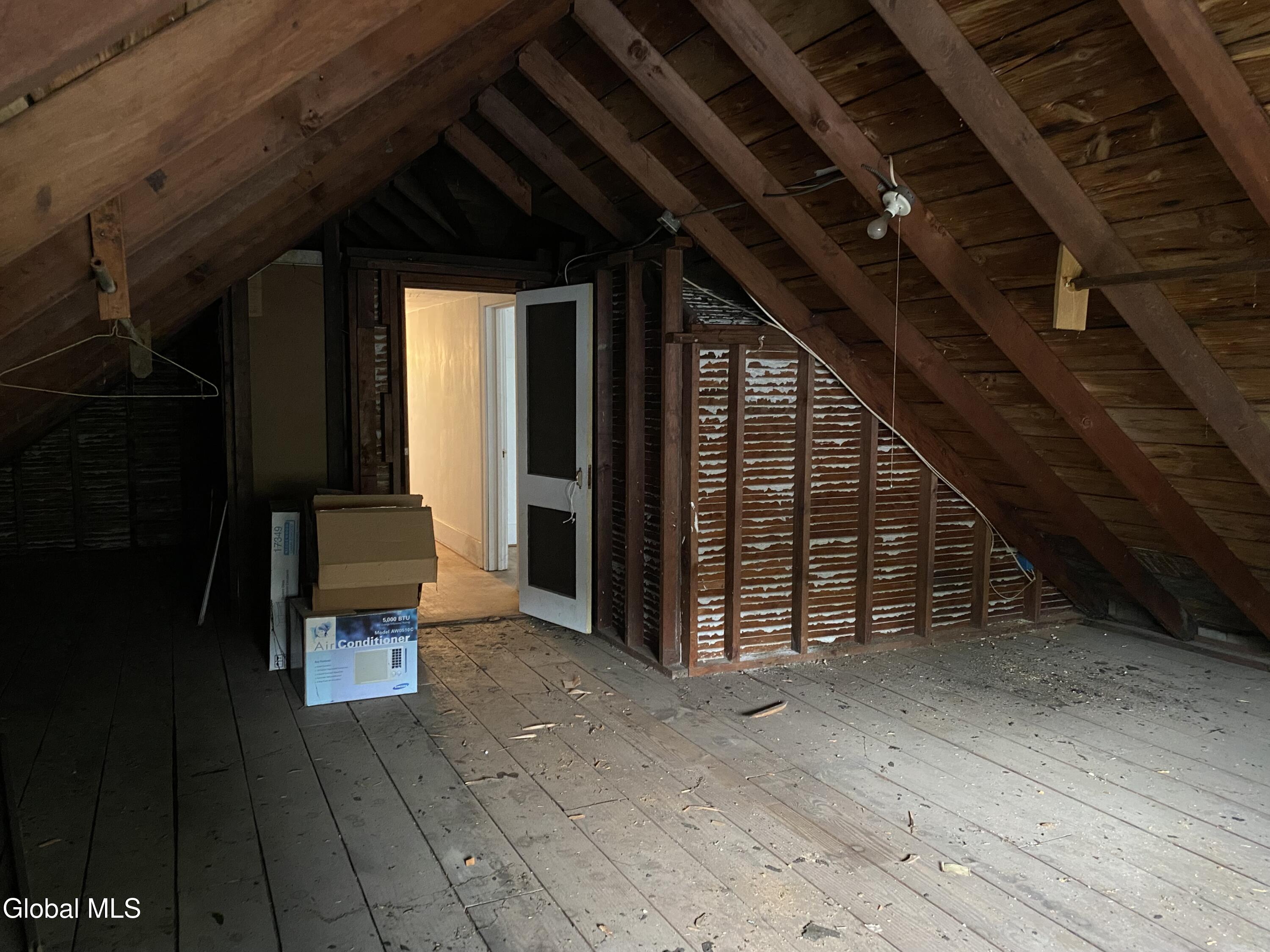 2103 Plum Street Niskayuna, NY 12309 - Photo 28 of 37 IMG_4354