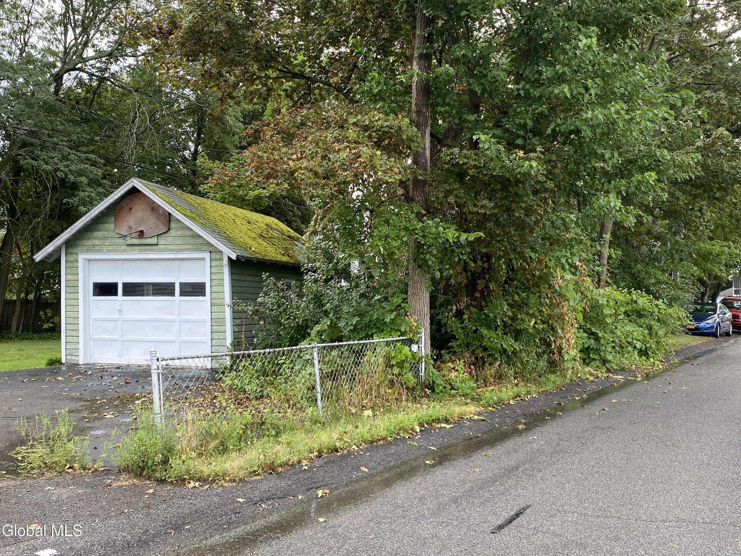 2103 Plum Street Niskayuna, NY 12309 - Photo 30 of 37 IMG_4368