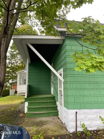 $250,000 | 2103 Plum Street, Niskayuna, NY 12309