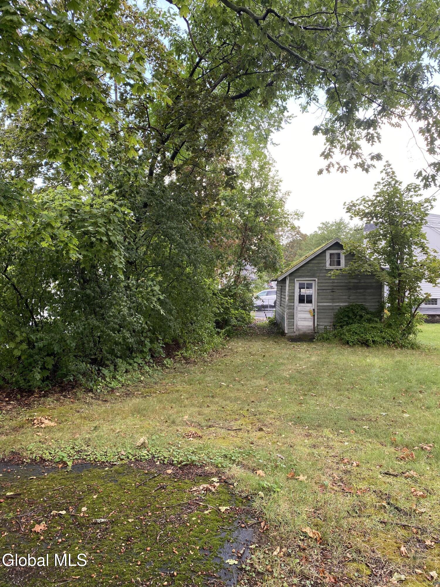 2103 Plum Street Niskayuna, NY 12309 - Photo 32 of 37 IMG_4361