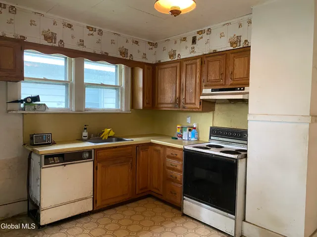 $250,000 | 2103 Plum Street, Niskayuna, NY 12309