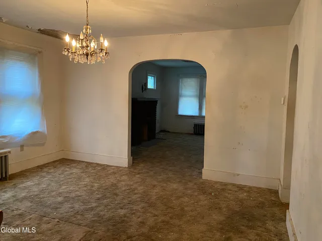 $250,000 | 2103 Plum Street, Niskayuna, NY 12309