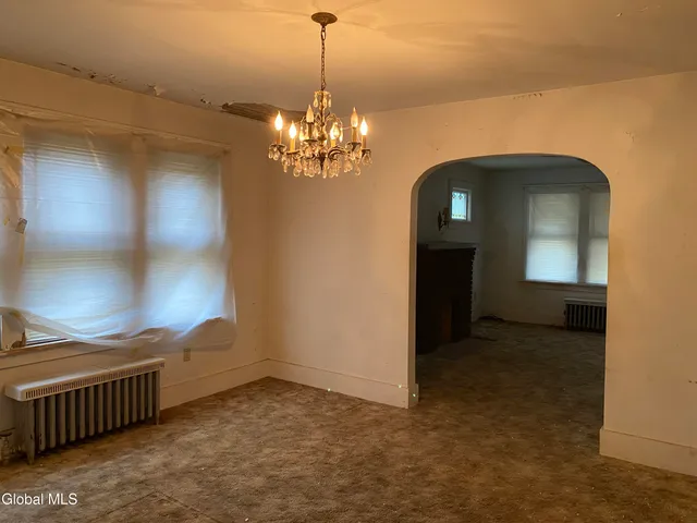 $250,000 | 2103 Plum Street, Niskayuna, NY 12309