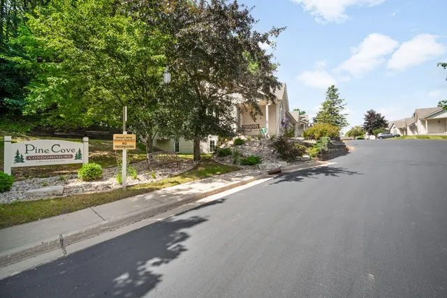 $294,900 | 1521 Quietwood Lane, Unit 1A, West Bend, WI 53090