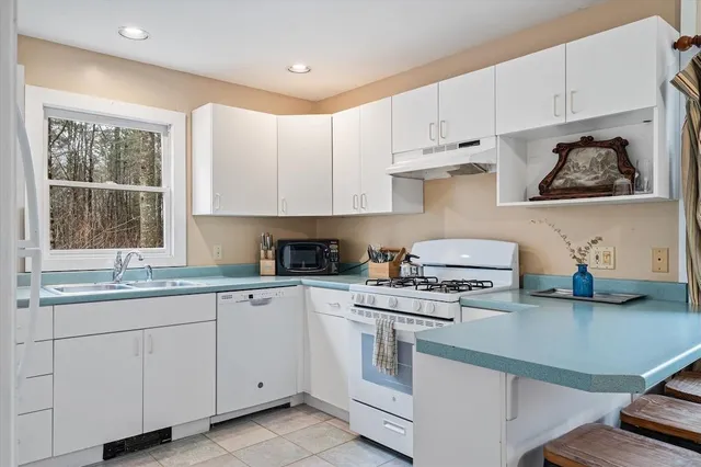 $970,000 | 24 Highway 11, Landgrove, VT 05148