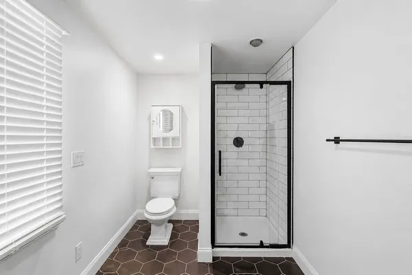 $3,350 | 18 Sprague Court, Portsmouth, RI 02871