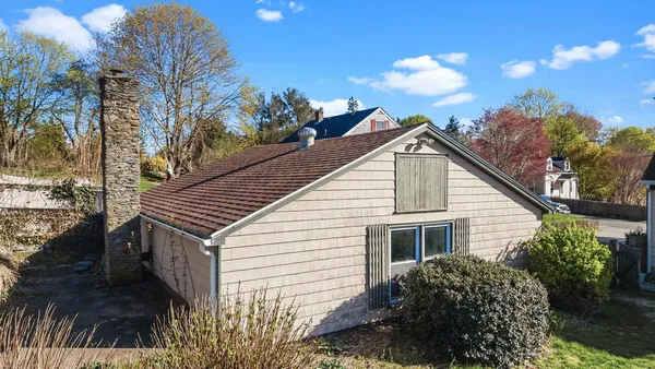 $3,350 | 18 Sprague Court, Portsmouth, RI 02871