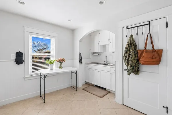 $3,350 | 18 Sprague Court, Portsmouth, RI 02871