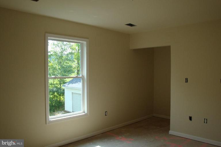 4055 Solomons Island Road North Huntingtown, MD 20639 - Photo 20 of 30 Apartment Bedroom