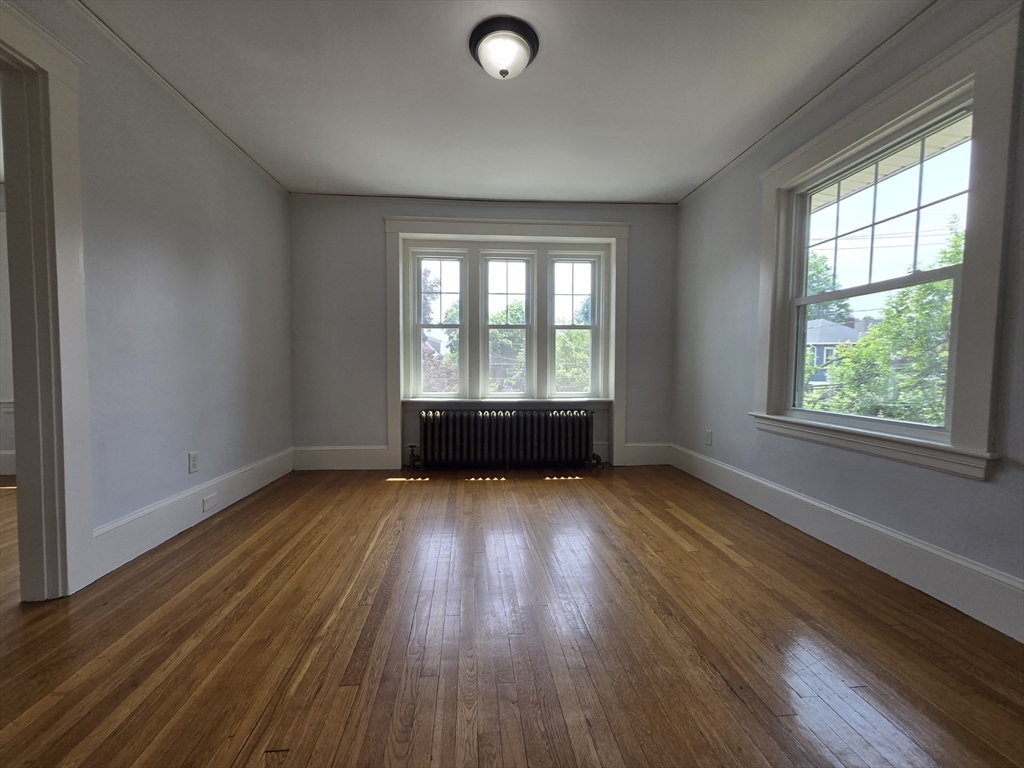 19 Rowe Street, Unit 2 Newton, MA 02466 - Photo 9 of 12