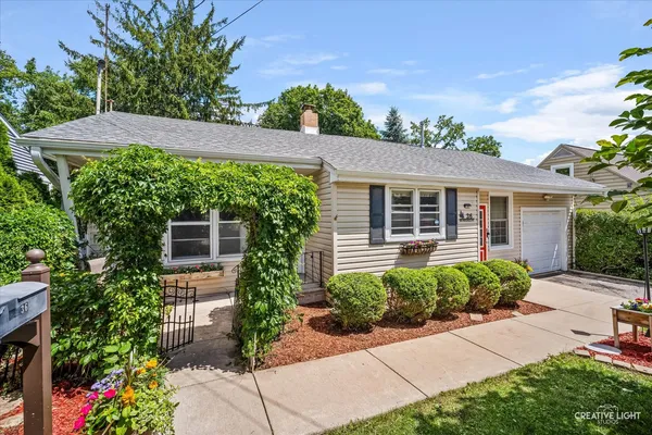 $385,000 | 36 Mosedale Street, St. Charles, IL 60174