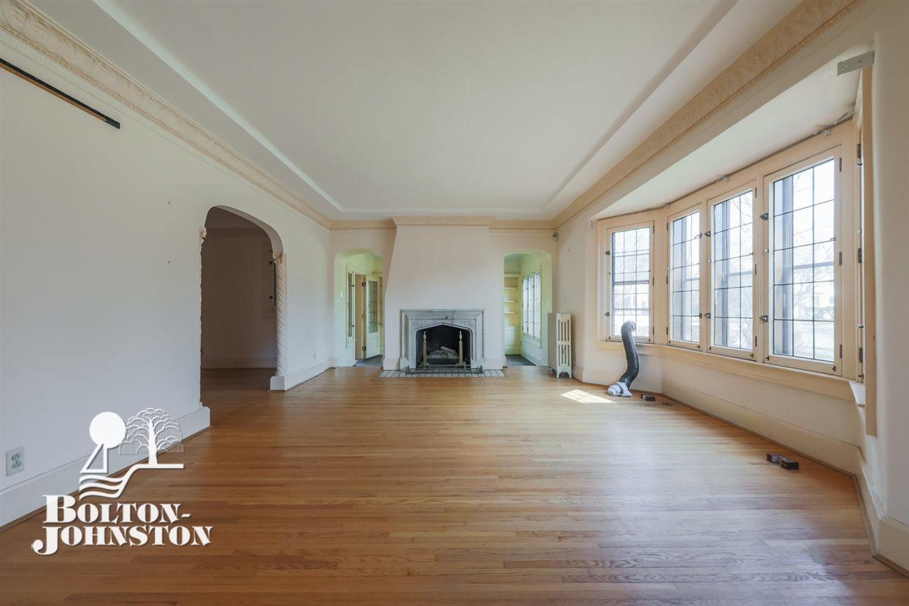 1175 Bishop Road Grosse Pointe, MI 48230 - Photo 9 of 53 31373555-8.JPG