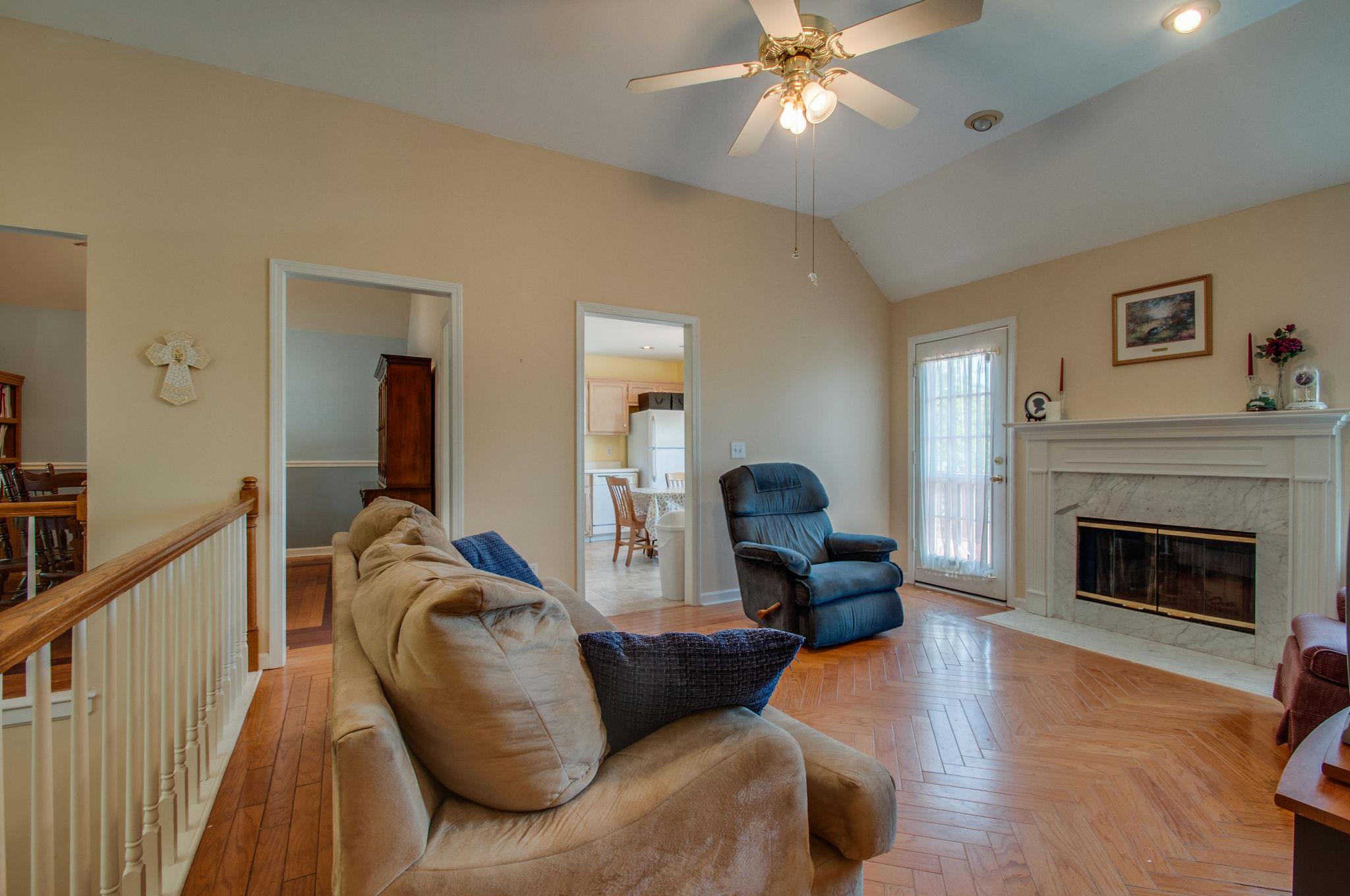 5404 Roxborough Point Hermitage, TN 37076 - Photo 4 of 19 Gallery Image 4