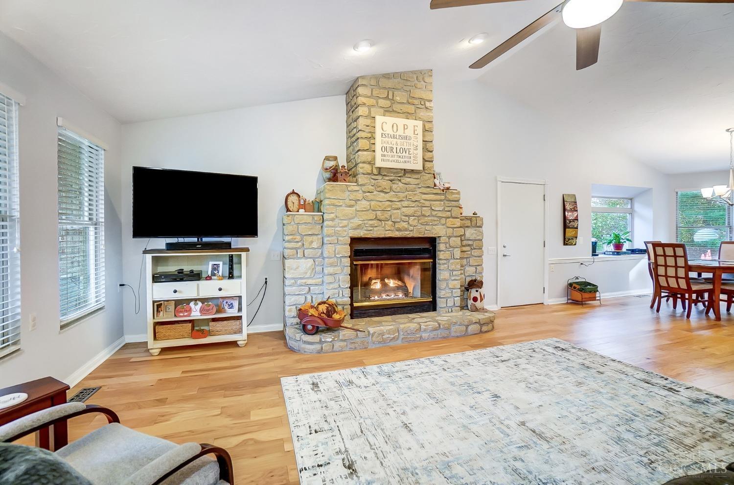 8270 Daleview Road Cincinnati, OH 45247 - Photo 5 of 56