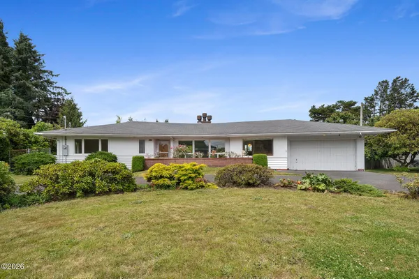 $499,000 | 2418 1st Street, Tillamook, OR 97141