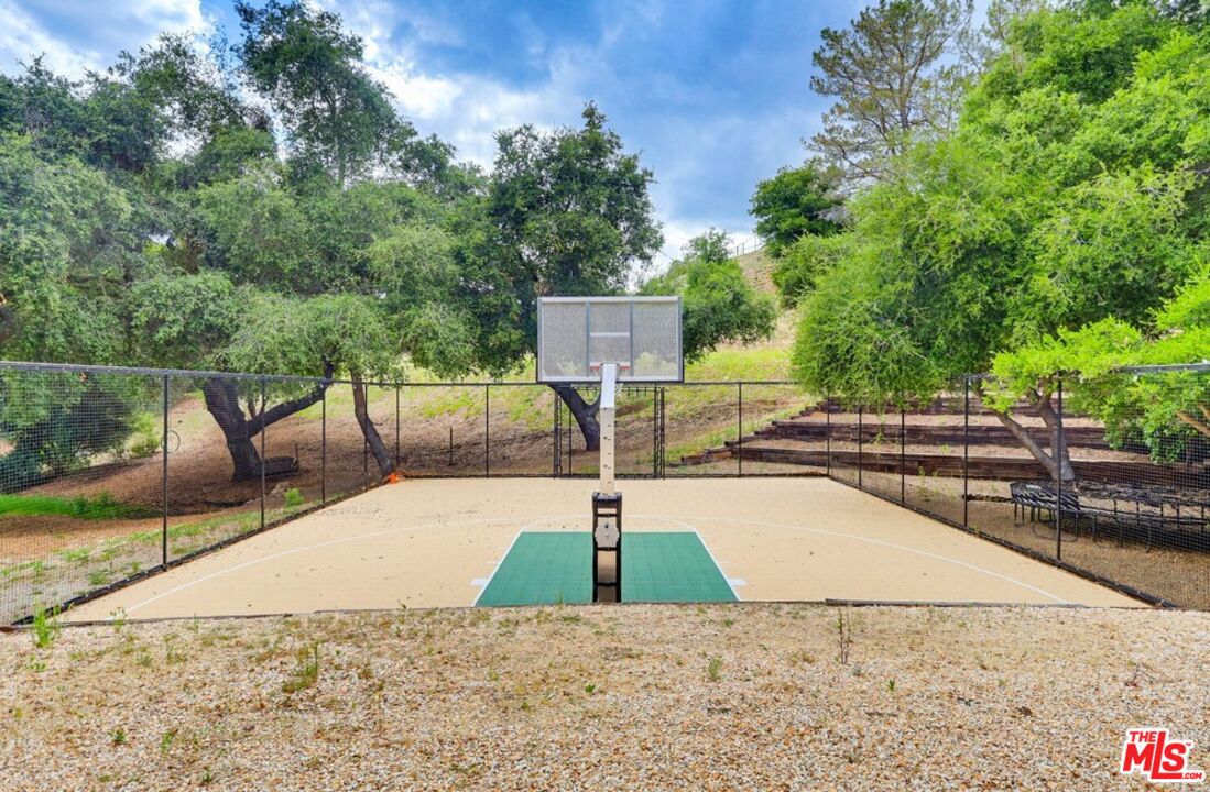 24970 Bob Batchelor Road Calabasas, CA 91302 - Photo 27 of 32