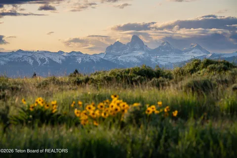 $5,426,230 | 4 Neville Spgs Road, Newdale, ID 83436