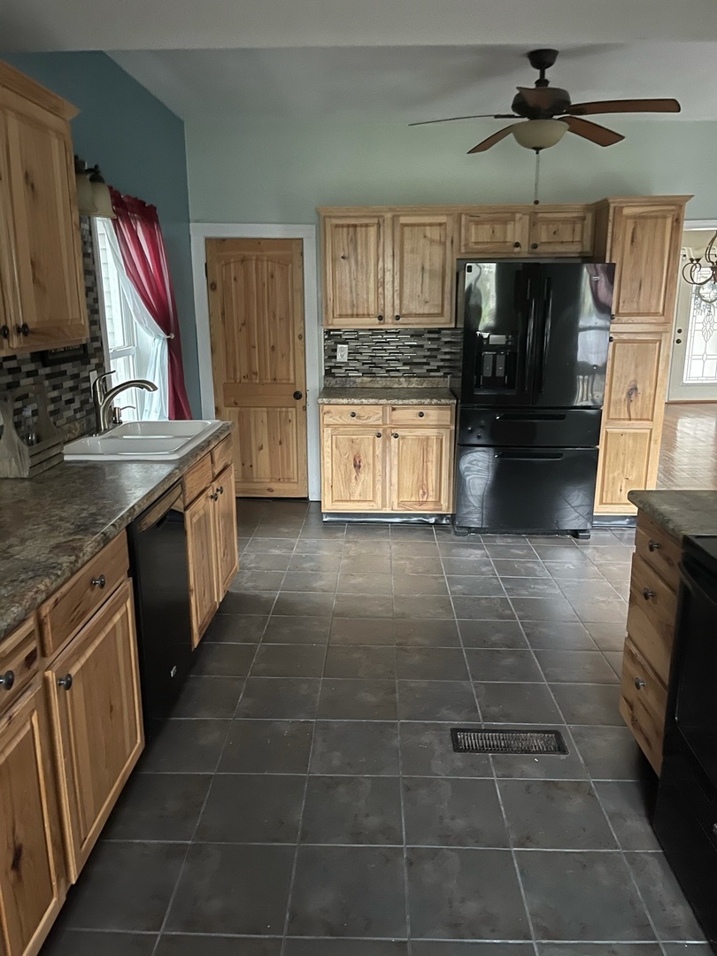 408 West Lincolnway Road Morrison, IL 61270 - Photo 11 of 38 Gallery Image 11