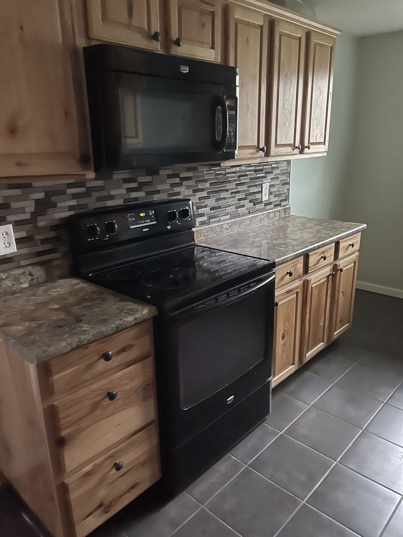 408 West Lincolnway Road Morrison, IL 61270 - Photo 9 of 38 Gallery Image 9