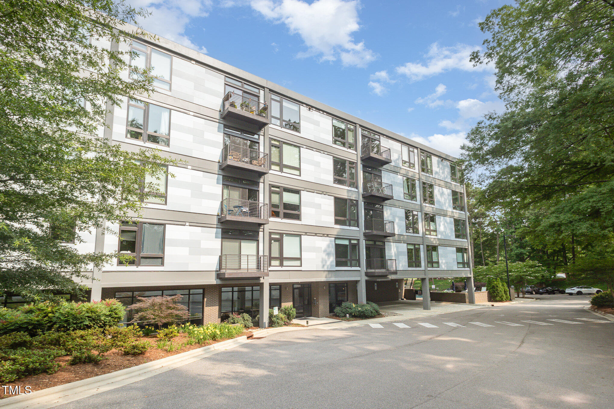1300 St Marys Street, Unit 408 Raleigh, NC 27605 - Photo 28 of 28 a front view of a building
