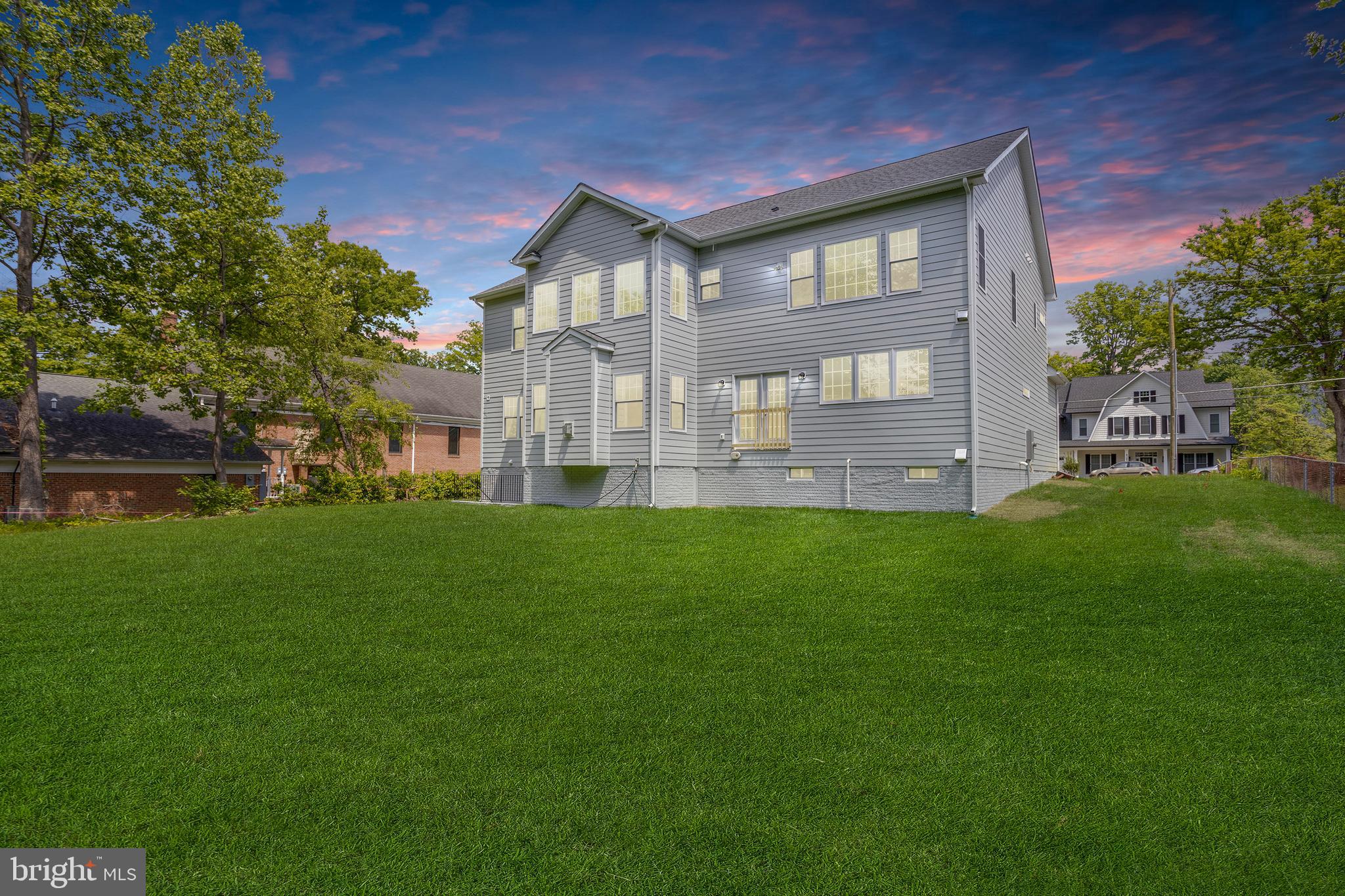 4104 Hunt Road Fairfax, VA 22032 - Photo 3 of 66 Gallery Image 3