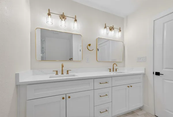 $5,000 | 2560 Rogers Avenue, Fort Worth, TX 76109