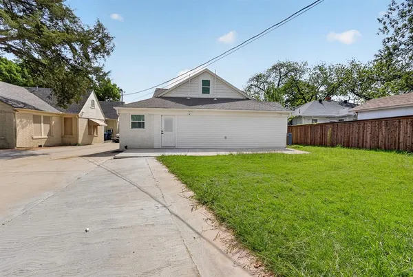$5,000 | 2560 Rogers Avenue, Fort Worth, TX 76109