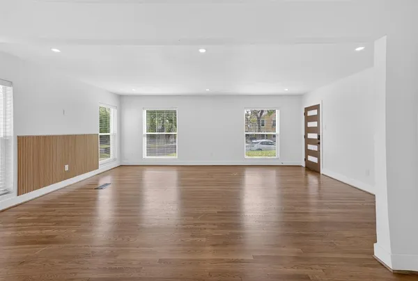 $5,000 | 2560 Rogers Avenue, Fort Worth, TX 76109