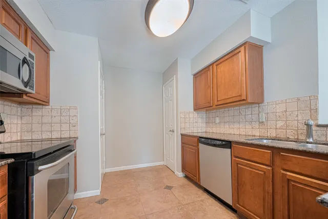 $1,580 | 2211 South Kirkwood Road, Unit 19, Houston, TX 77077